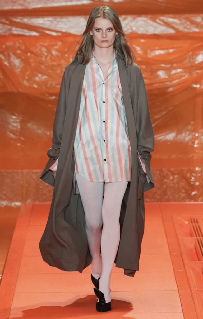 Louis Vuitton Primavera/Verano 2012: regreso a la edad de la inocencia